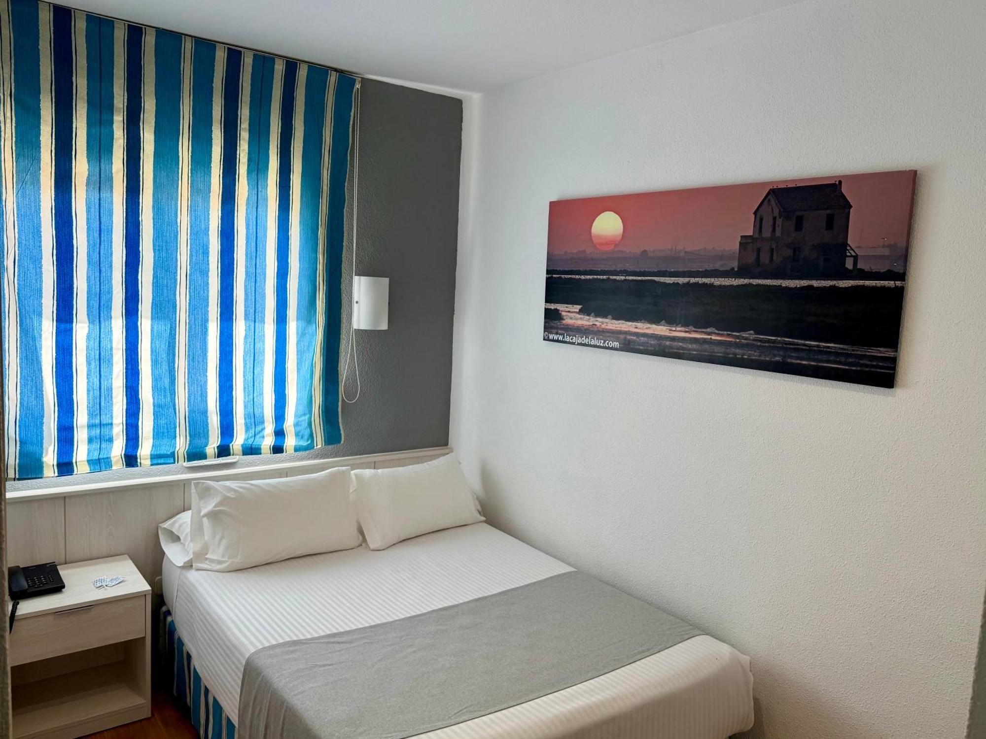 Hotel Neptuno سان بيذرو ذيل بيناتا الغرفة الصورة