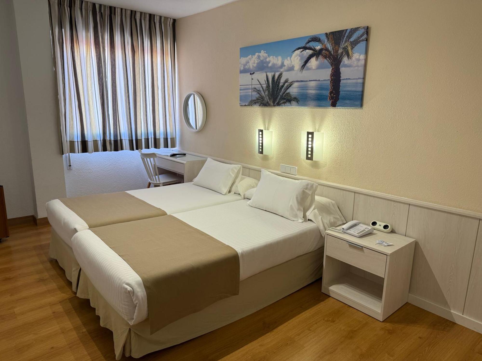 Hotel Neptuno سان بيذرو ذيل بيناتا الغرفة الصورة