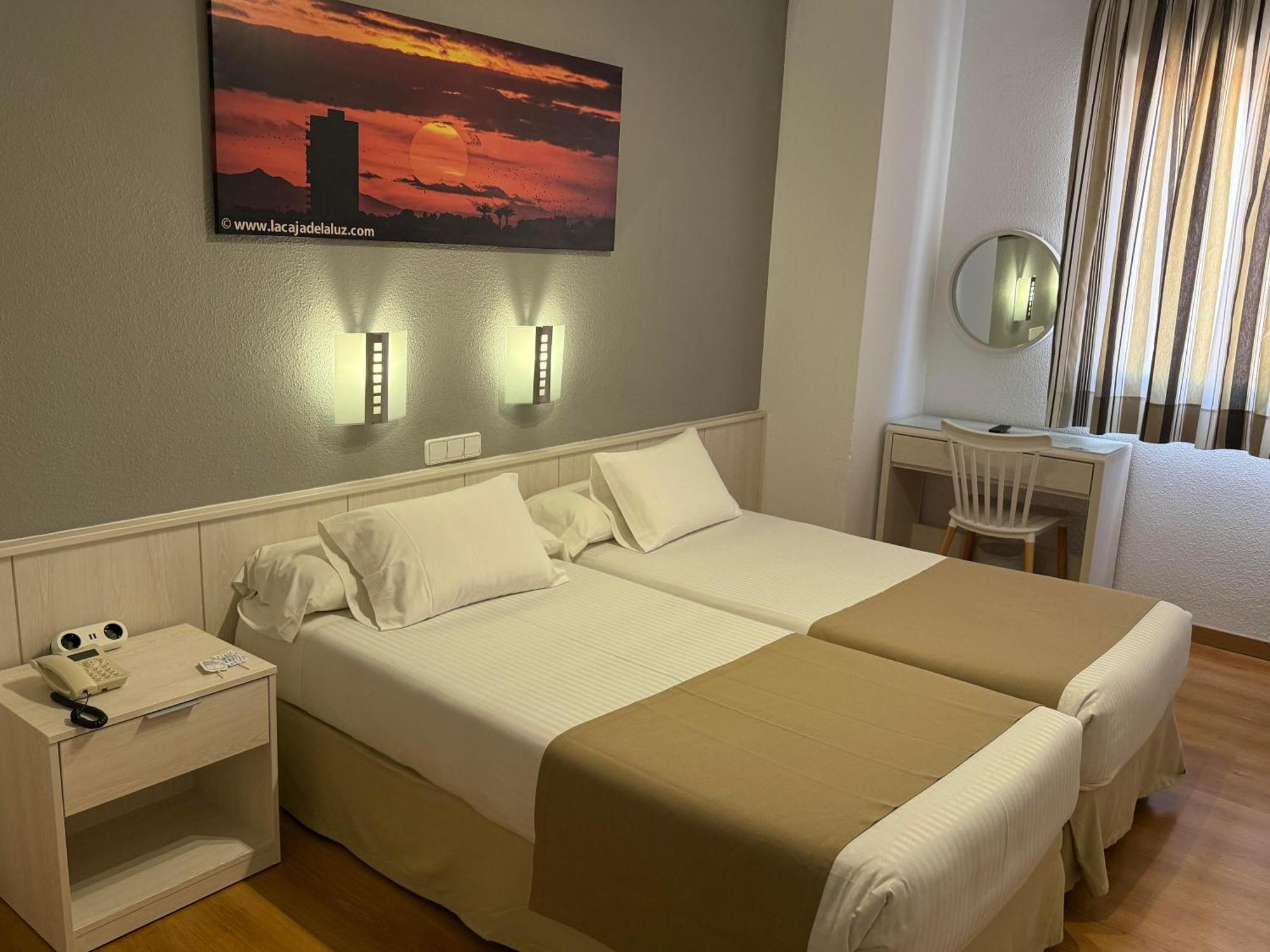 Hotel Neptuno سان بيذرو ذيل بيناتا الغرفة الصورة